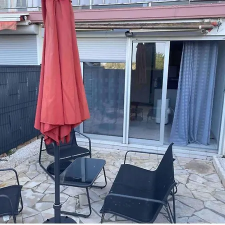 Super Apparemment Terrasse * Sainte-Maxime